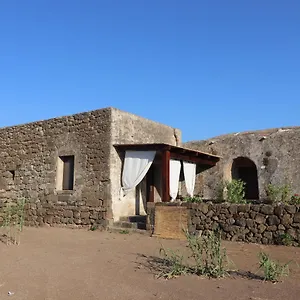 Casa vacanze Bent El Rhia Dammusi, San Michele (Pantelleria)